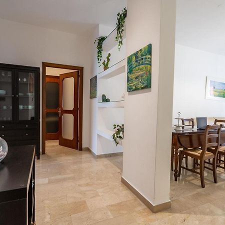 Universita & Stazione Airy Apartment With Parking Bari Exterior foto