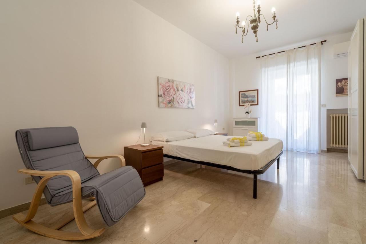 Universita & Stazione Airy Apartment With Parking Bari Exterior foto
