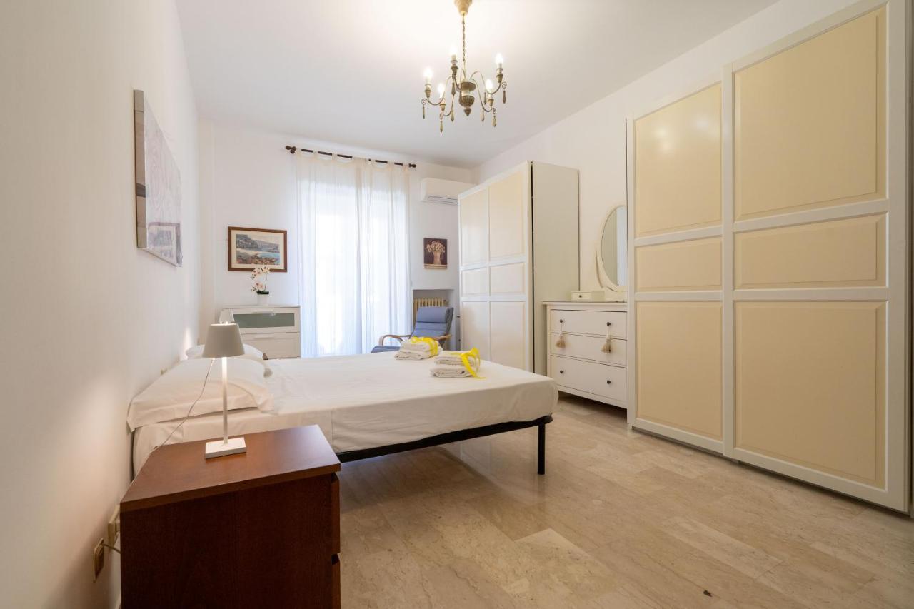 Universita & Stazione Airy Apartment With Parking Bari Exterior foto