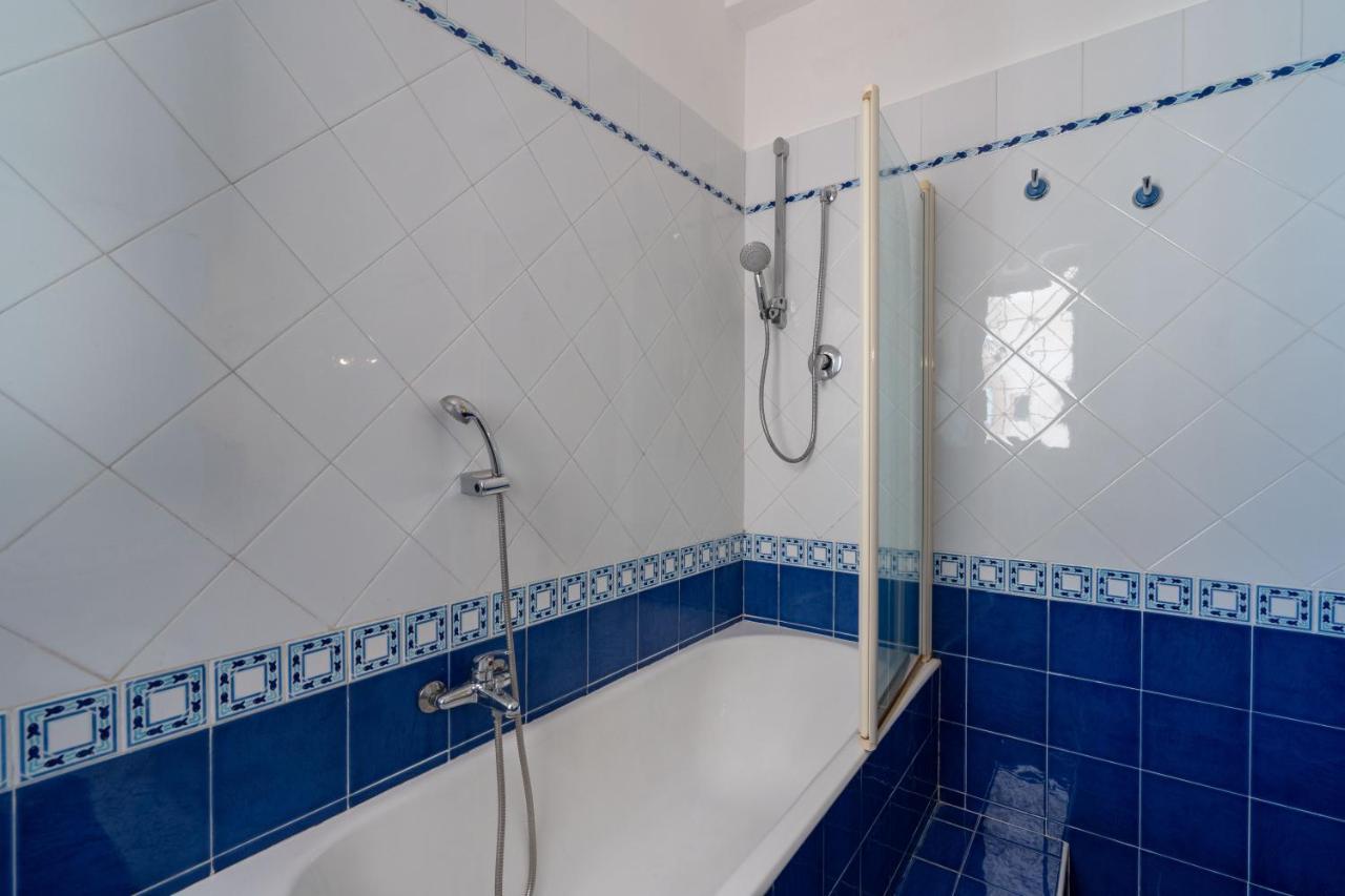Universita & Stazione Airy Apartment With Parking Bari Exterior foto